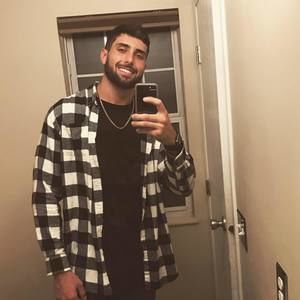 Meet your Posher, Derrick